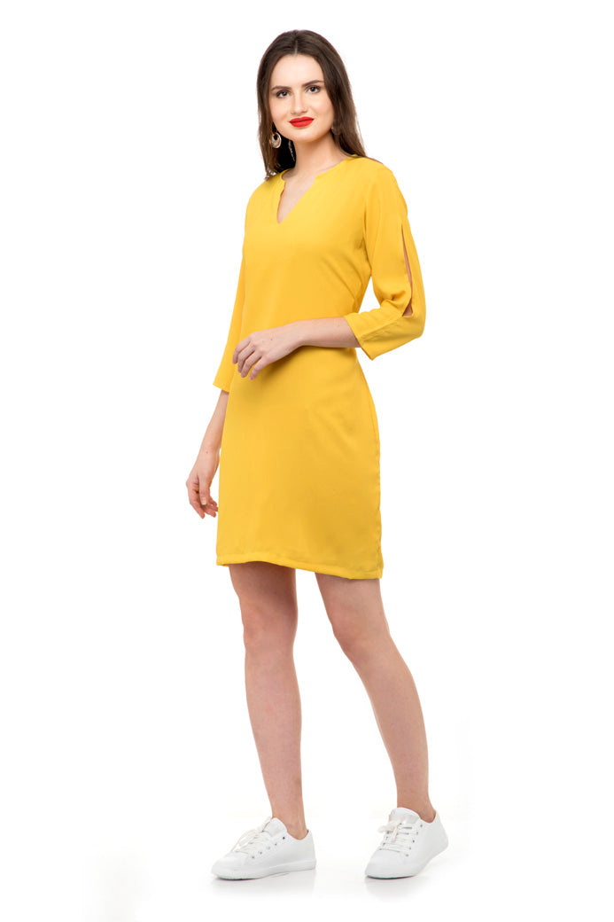 Long sleeves slim fit mini dress.