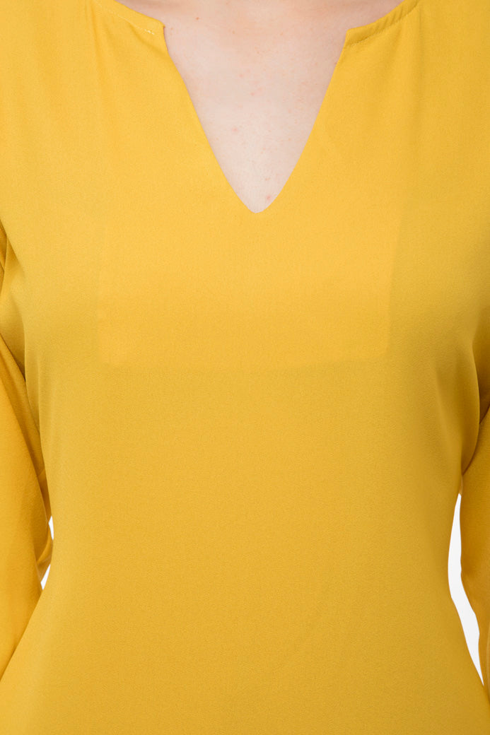 Long sleeves slim fit mini dress.