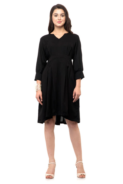 Folded cuffs black dress with ruffle
