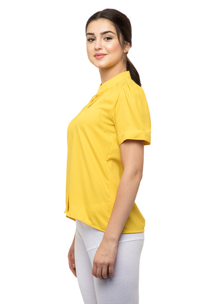 Notched neck with collars yellow top