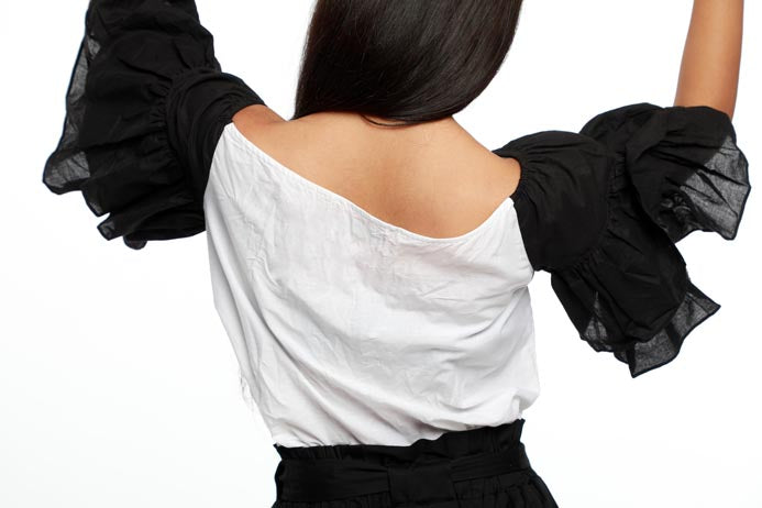 OFF THE SHOULDER BLACK & WHITE BLOUSON MADE IN SOFT ORGANIC COTTON