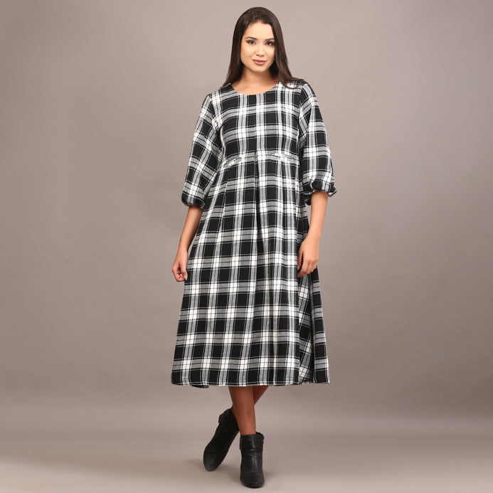Black and white tartan full dress