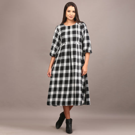 Black and white tartan full dress