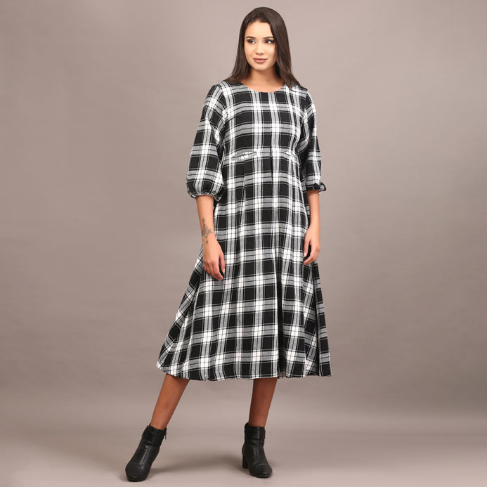 Black and white tartan full dress