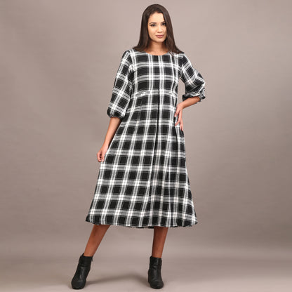 Black and white tartan full dress
