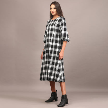 Black and white tartan full dress