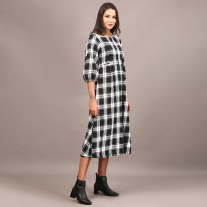 Black and white tartan full dress