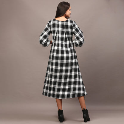 Black and white tartan full dress