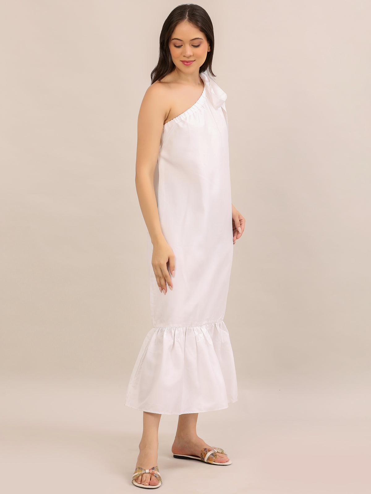 Elegant White One-Shoulder Bow Maxi Dress