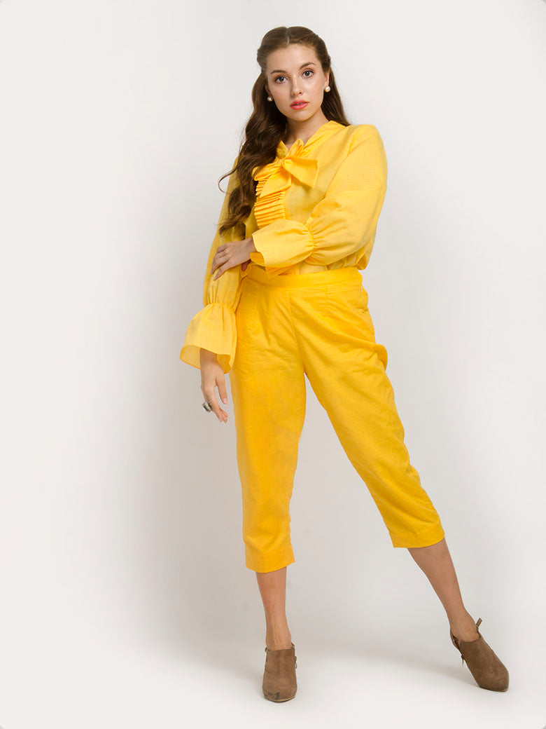 Yellow cropped pants